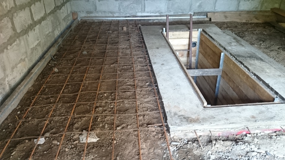 Как залить бетонный пол