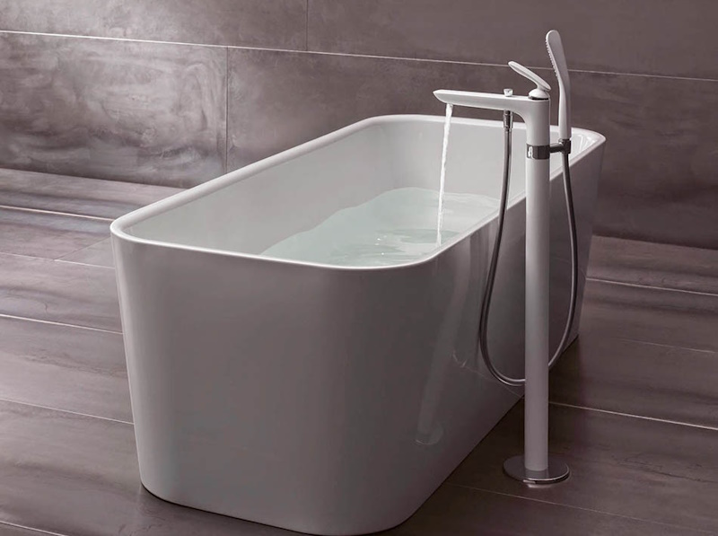 какими стали смесители для ванны